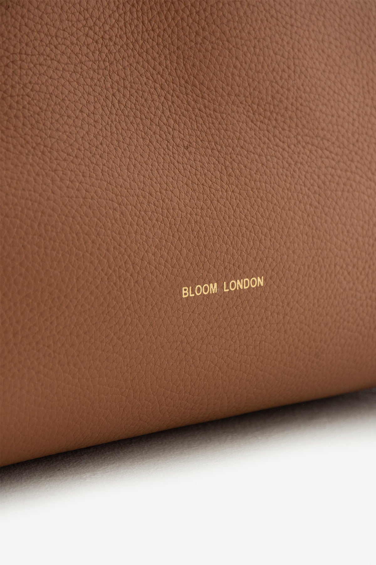 Soho Medium | Camel Pebbled Deri